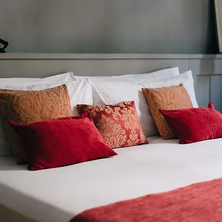 Bed and breakfast Circa 1905