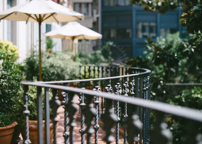 Bed & Breakfast Circa 1905 4*