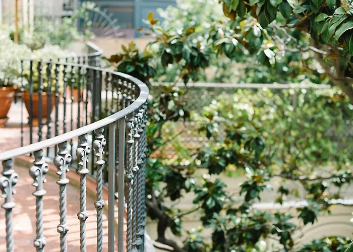 Bed & Breakfast Circa 1905 4*